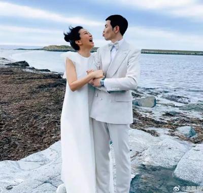 萧敬腾晒婚纱照，官宣10月19日与林有慧结婚