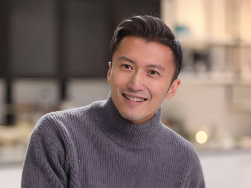 谢霆锋情绪失控流泪道歉，坦言自己对作为父亲的角色感到后悔和自责