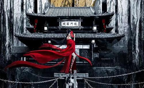 《新龙门客栈》上映，红裙与蓝心妍的扮相十分美丽，未能将金镶玉角色诠释得深入人心