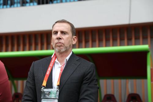 国青队0-1不敌沙特，无缘世青赛！比赛中，刘诚宇罚失点球，多位球员错失良机